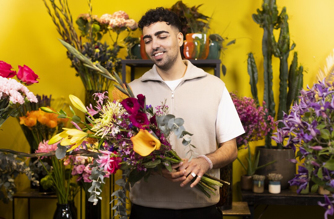 BRKN mit seinem Signature-Bouquet