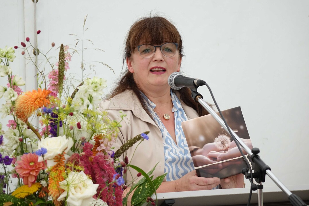 Petra Spring verglich die intensive Zeit einer Floristmeisterfortbildung mit dem floralen Handwerk.