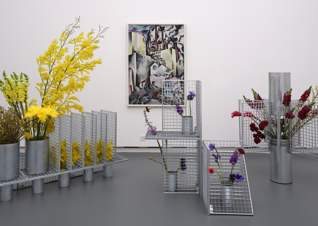 Florale Interpretation: Angela Kaspar, Zrich.
Werk: Otto Morach, Fabrikumbau, 1916
Aargauer Kunsthaus / Depositum Sammlung Werner Coninx