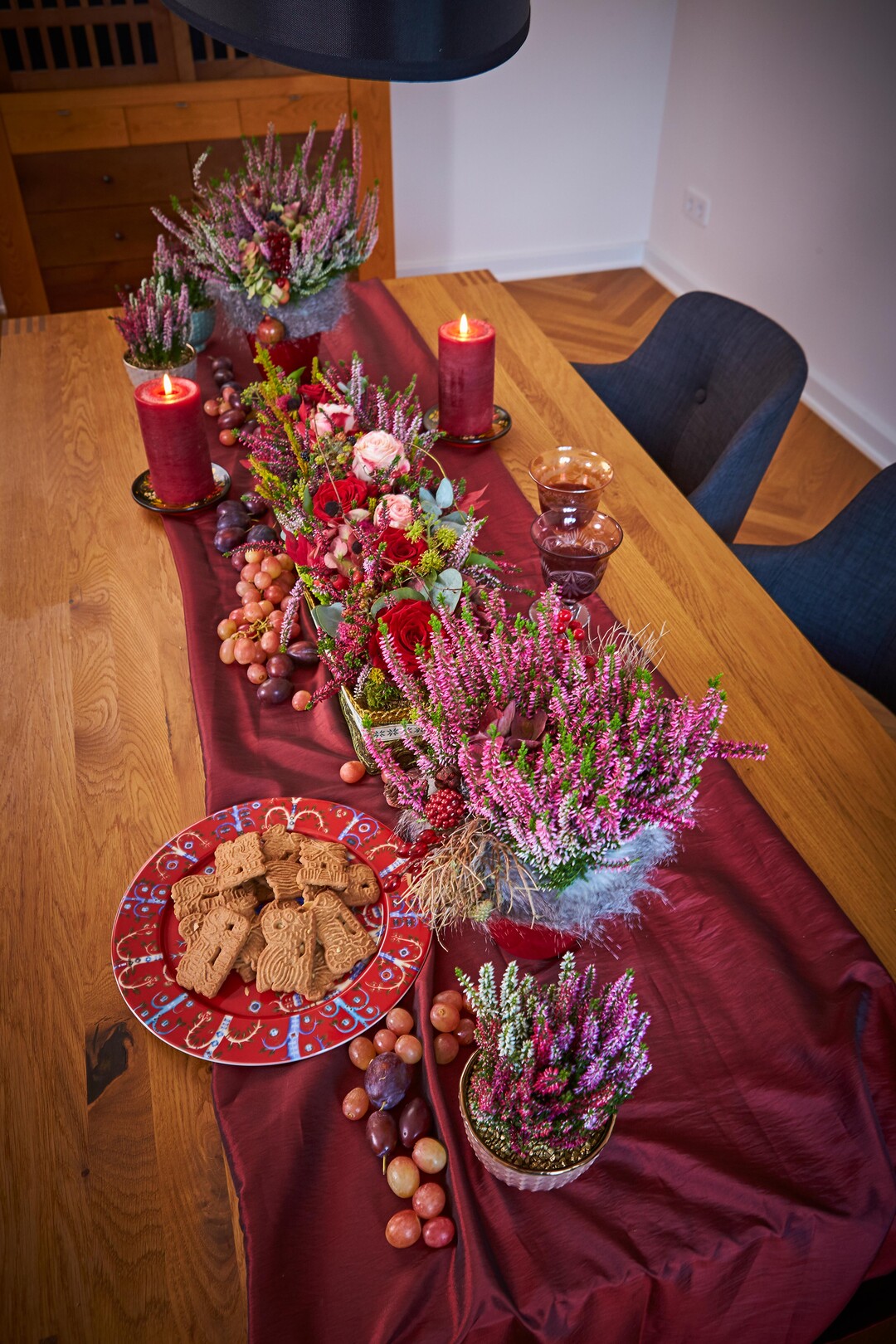 Tafel im Festtagsgewand: Die vieltriebigen Knospenblher eignen sich ideal fr eindrucksvolle Tischdekorationen.