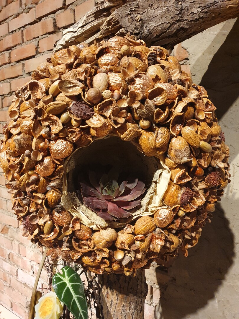 Nusskranz von Brbel Lampert-Mllner, blattgold, Eppingen