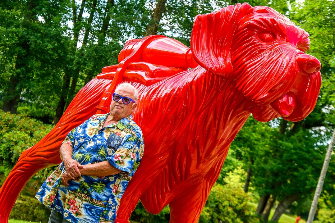   Der Floral-Art-Wettbewerb ist an die Sweetlove Skulpturenausstellung im Schlosspark des belgischen Knstlers William Sweetlove gekoppelt.