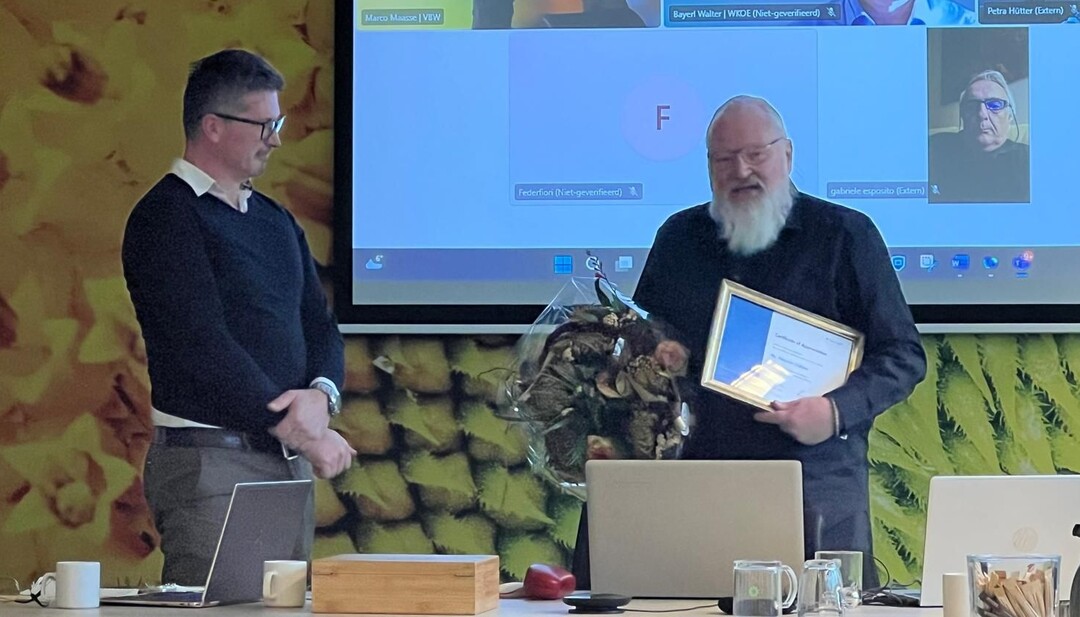 Heinrich Gllner wurde von Simon Ogrizek, dem Florint-Prsidenten, verabschiedet. <br>