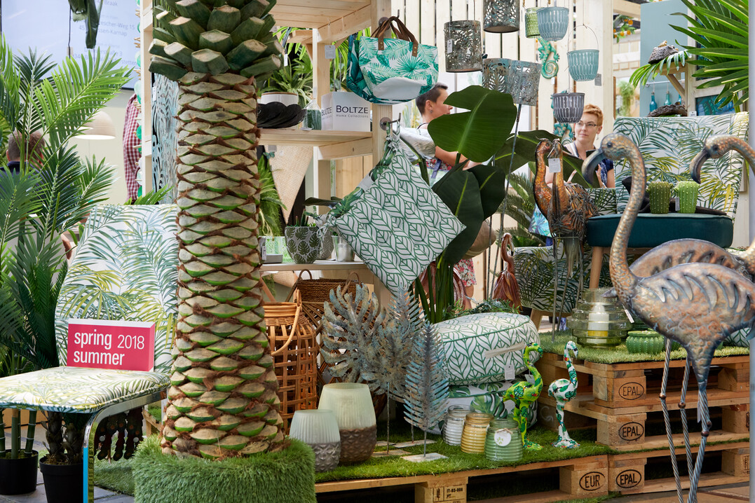 Die Tendence ist die internationale Orderplattform Deutschlands für die zweite Jahreshälfte. Das Angebot umfasst Wohnen, Einrichten, Dekorieren, Geschenkartikel, Schmuck, Fashionbedarf, Gedeckter Tisch, Küche, Heimtextilien und Outdoor.