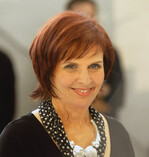 Mit ihrer Kreativität und ihren
Erfahrungen im weltweiten Direkteinkauf
trägt Floristmeisterin Anja
Hüttl zum Geschäftserfolg bei.