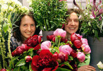 Birgit Barth und Barbara Jeanneret betreuen die Floristikschule 2010. Die neue Ausbildungsserie ist
das Ergebnis ihrer Erfahrungen in der praktischen Ausbildung.