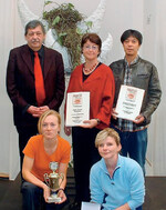 Ebenfalls erfolgreich: Das Team des
Dresdner Instituts für
Floristik (links, mit auf
dem Foto: Helmuth Prinz,
der Präsident des FDF)