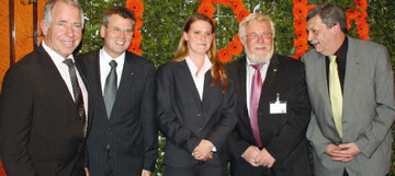 Gaben Auskunft zur IPM: Heinz Herker, Prsident des ZVG , Egon
Galinnis, Geschftsfhrer der Messe Essen, Projektleiterin Sabina
Dillen, Heinrich Hiep, der Prsident des Landesverbands Gartenbau
Rheinland sowie Helmuth Prinz, Prsident des FDF.
