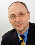 Mit den Ergebnissen der Marktforschung Mitte
2009 sollen die BBH-Aktivitäten optimiert werden.
Zur Herbstpro motion „Blumenglücklich“
erklärt Frank Teuber: „Das Motto sollte betonen,
dass in Blumen ganz besondere, für jeden
sehr persönliche Glücksmomente stecken.“