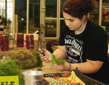 Die Siegerin der Azubinale 2011, Julia Hirschberg,
bei der Arbeit.