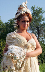 Am Ende des Workshops präsentierten die Teilnehmer
eine „Baumwollprinzessin.