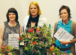 Vizemeisterin
Andrea
Geisberger
(links), Christina
Hannawald (Mitte),
die Gewinnerin
der Silbernen Rose
Bayern 2011, und
die Drittplatzierte
Diana Fink.