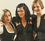 Aufgrund ihrer besonderen Leistung erhielt
Jennifer
Carroll (Mitte) mit Platz 1 den Meisterpreis.
Platz 2 und 3 belegten Julia Beer (links)
und Sabine Gerber.