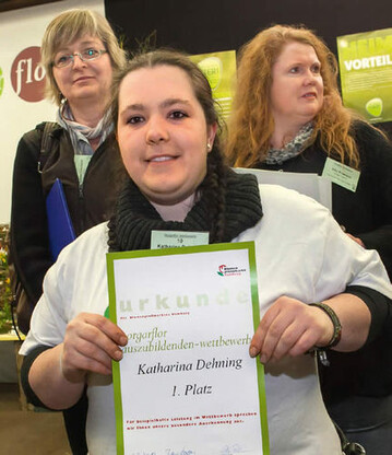 Die Nase vorn hatten
Katharina Dehning,
Moordamm Floristik,
Rellingen, Runa Leo, Blumen
Hahn, Hamburg,
und Orasa Henningsen,
Kohn Floristik, Uelzen.