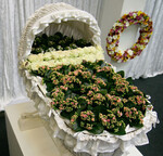 Blumen begleiten den Menschen ein Leben lang
– das beginnt mit der Geburt.