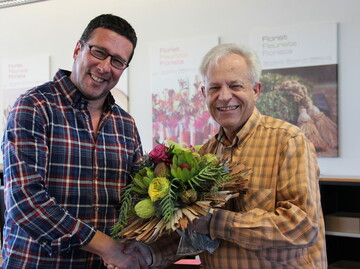 Zum Jahresbeginn bernahm Urs Meier (links) das Amt des Geschftsleiters des Schweizerischen Floristenverbands von seinem Vorgnger Urs Brunner, der sich nach sechseinhalb Jahren beim SFV in den Ruhestand verabschiedet. 